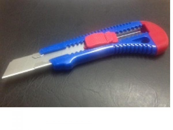 Cutter with Snap off blades